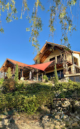 Photo n°6 de Domaine de Bugatel (le restaurant) à Sainte-Livrade-sur-Lot (Cave à vins)