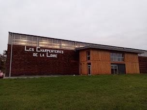 Photo n°2 de Les Charpenteries de la Loire à Saint-Germain-Laval (Bois)
