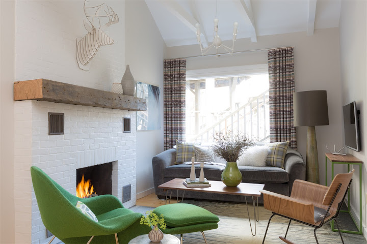 Field Guide Lodge by null