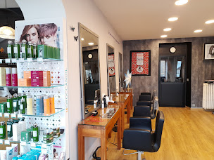 Photo n°19 de Bulles D'Hair à Aoste (Salon de coiffure)