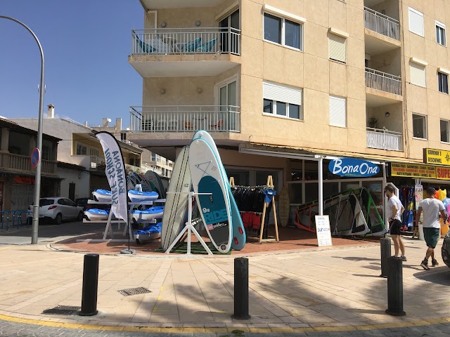 BonaOna Surf School & Bar