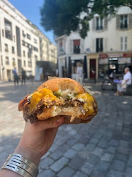 Photo n°86 de avec amour - le burger Belleville à Paris (Restaurant végétarien)