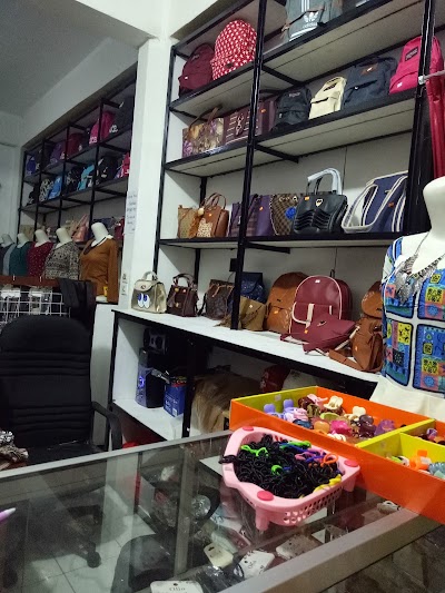 Photos of AUXI STORE