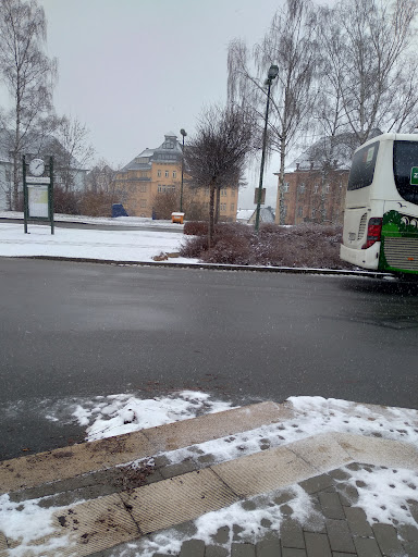Am Unteren Bahnhof 1 Parking