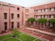 Aga Khan University Medical College karachi