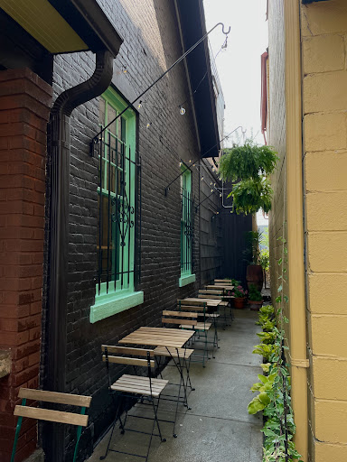 The Silver Slipper - Visual