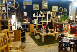 Photo n°4 de Antiquités brocante Espace temps à Le Chambon-sur-Lignon (Magasin d'antiquités)