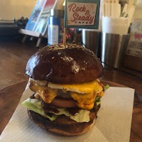 ROCK&STEADY CAFE&BAR (hamburger.cubansand)