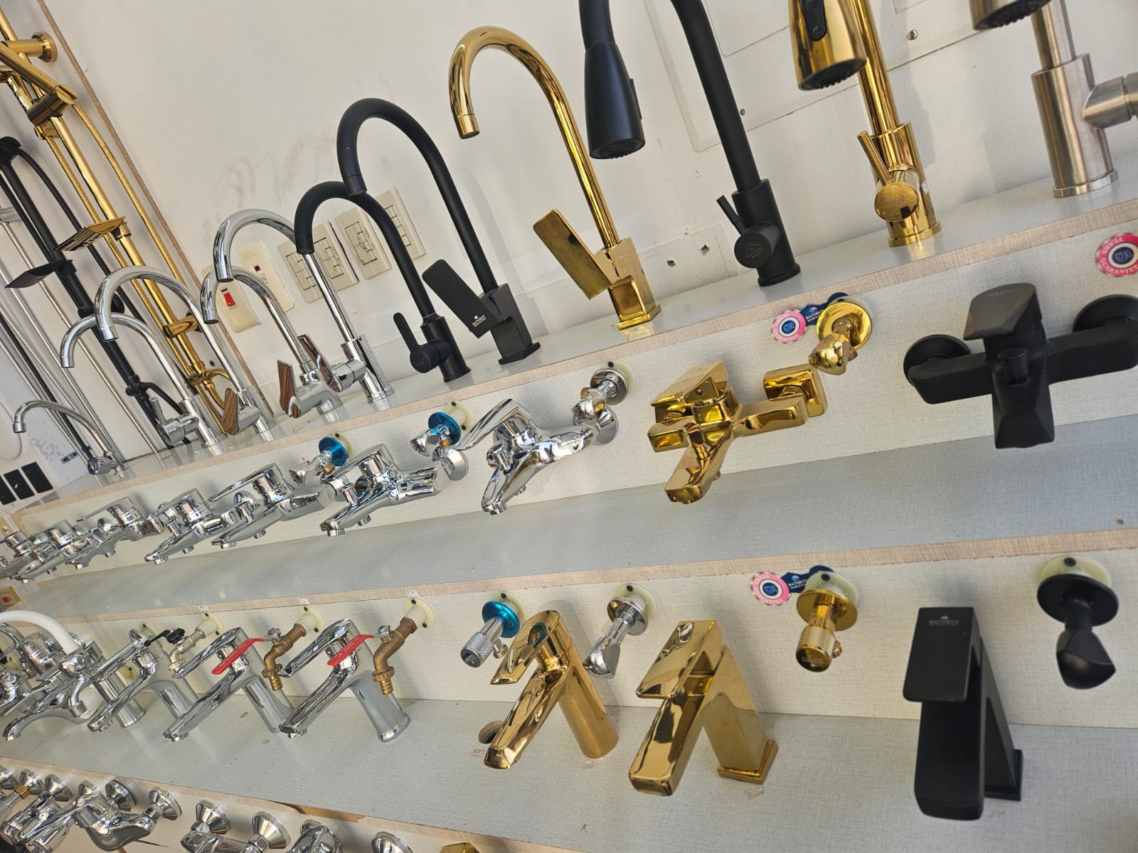 قلعة ركاز للمواد الصحية والكهرباء - صورة 2