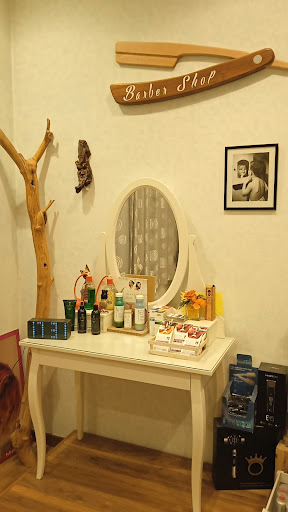 Mani Di Forbice Di Bostjancic Anna - Thumbnail