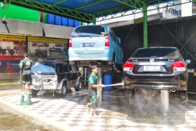 Photos of Cuci Mobil Robotic