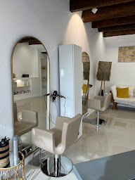 Photo n°2 de MOGA à Le Rove (Salon de coiffure)