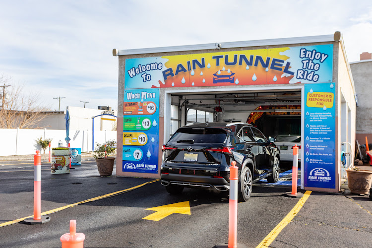 Rain Tunnel Car Wash