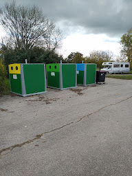 Photo n°6 de Aire Camping-Car Park à Mézériat (Terrain pour camping-cars)