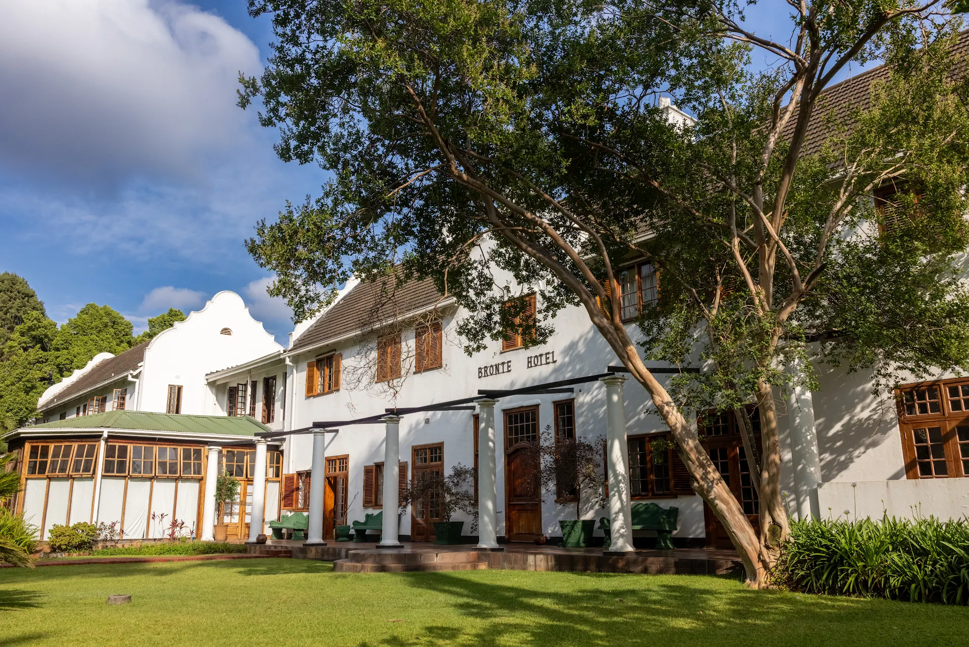 Bronte The Garden Hotel