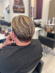 Photo n°5 de Studio avenue à Marseille (Salon de coiffure)