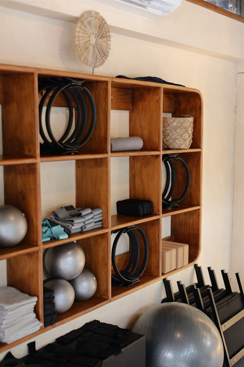 HAPPILATES Reformer Studio - Pilates Reformer by null