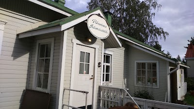 Photos of Paksuniemen satamakahvila