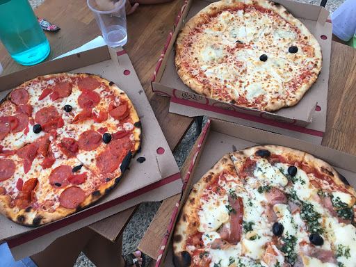 Photo 2 - Mundo Pizza