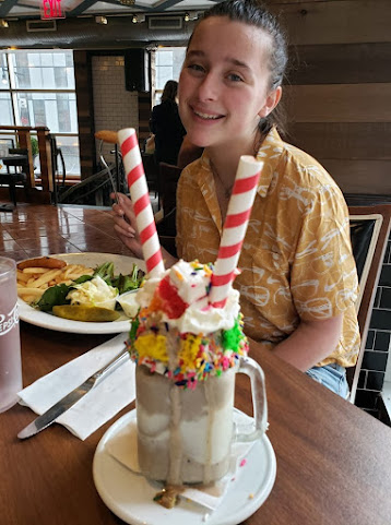 Gayle's Broadway Rose by null