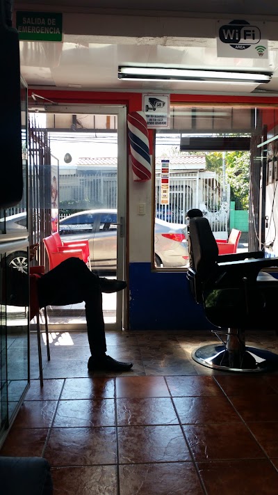Photos of Mem&iacute;n Barber Shop