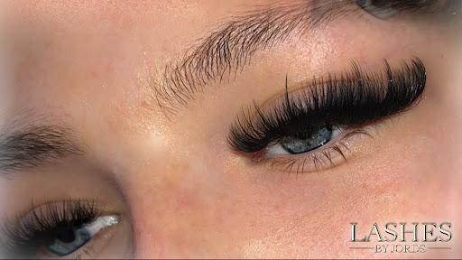LASHES BY JORDS