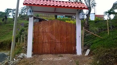 Photos of FONDA EL CHAQUIRO
