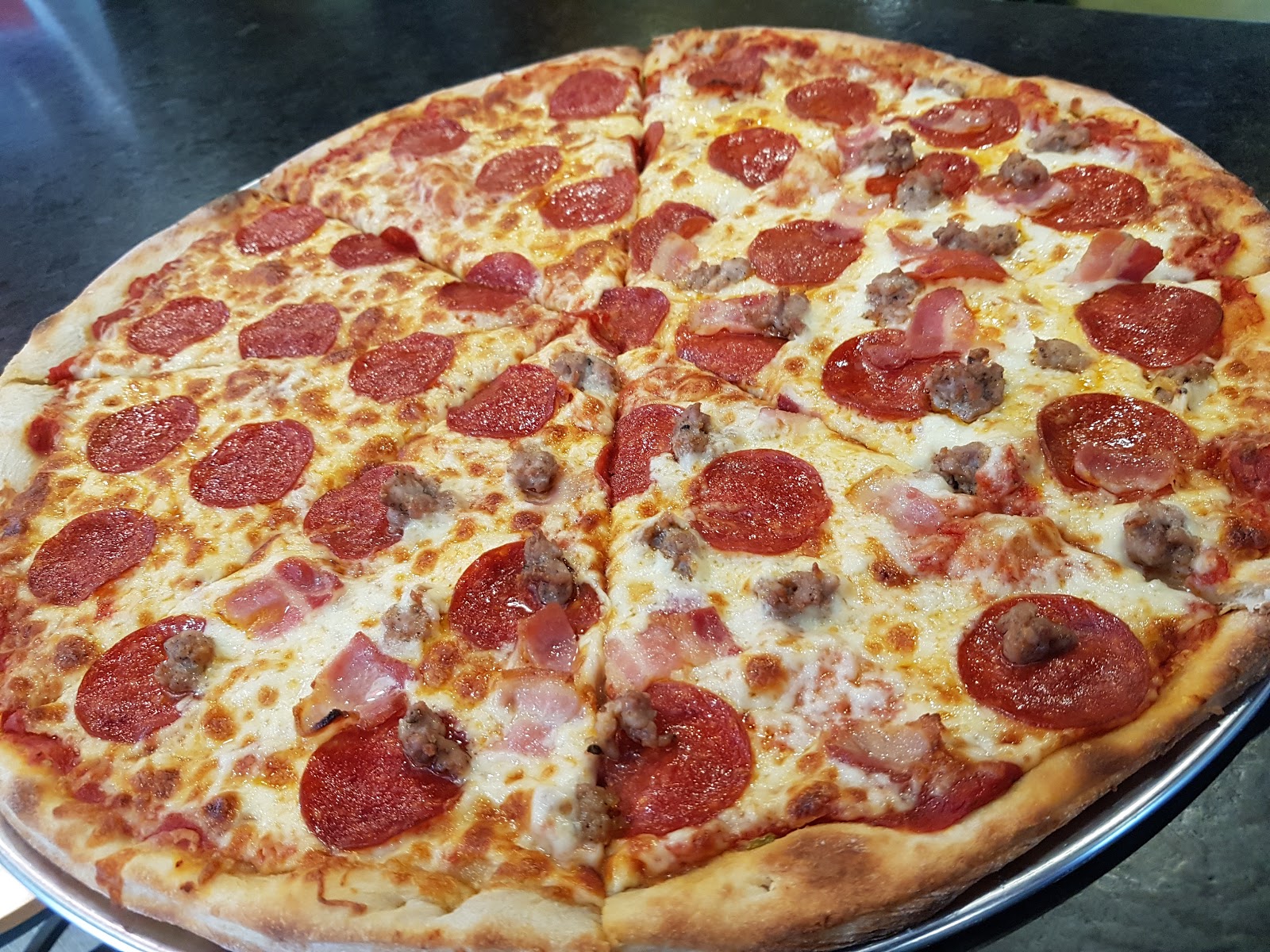 Uncle Ginos Cafe & Ristorante 56 Second Line West, Sault Ste. Marie