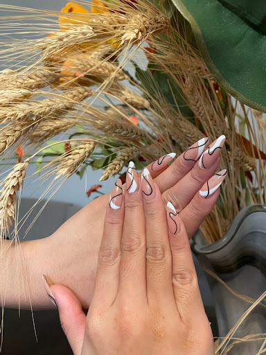 Varnish Nail Bar - Thumbnail