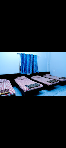 5 person in one Room...5 bed room post image