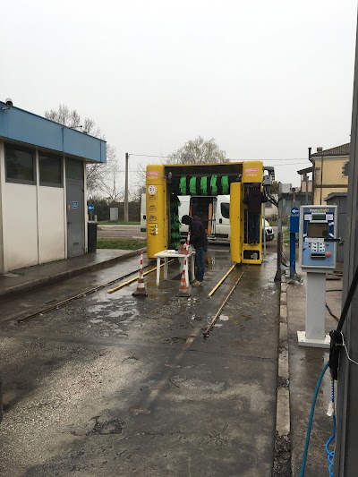 Stazione di servizio Tamoil di Karim Rezaul