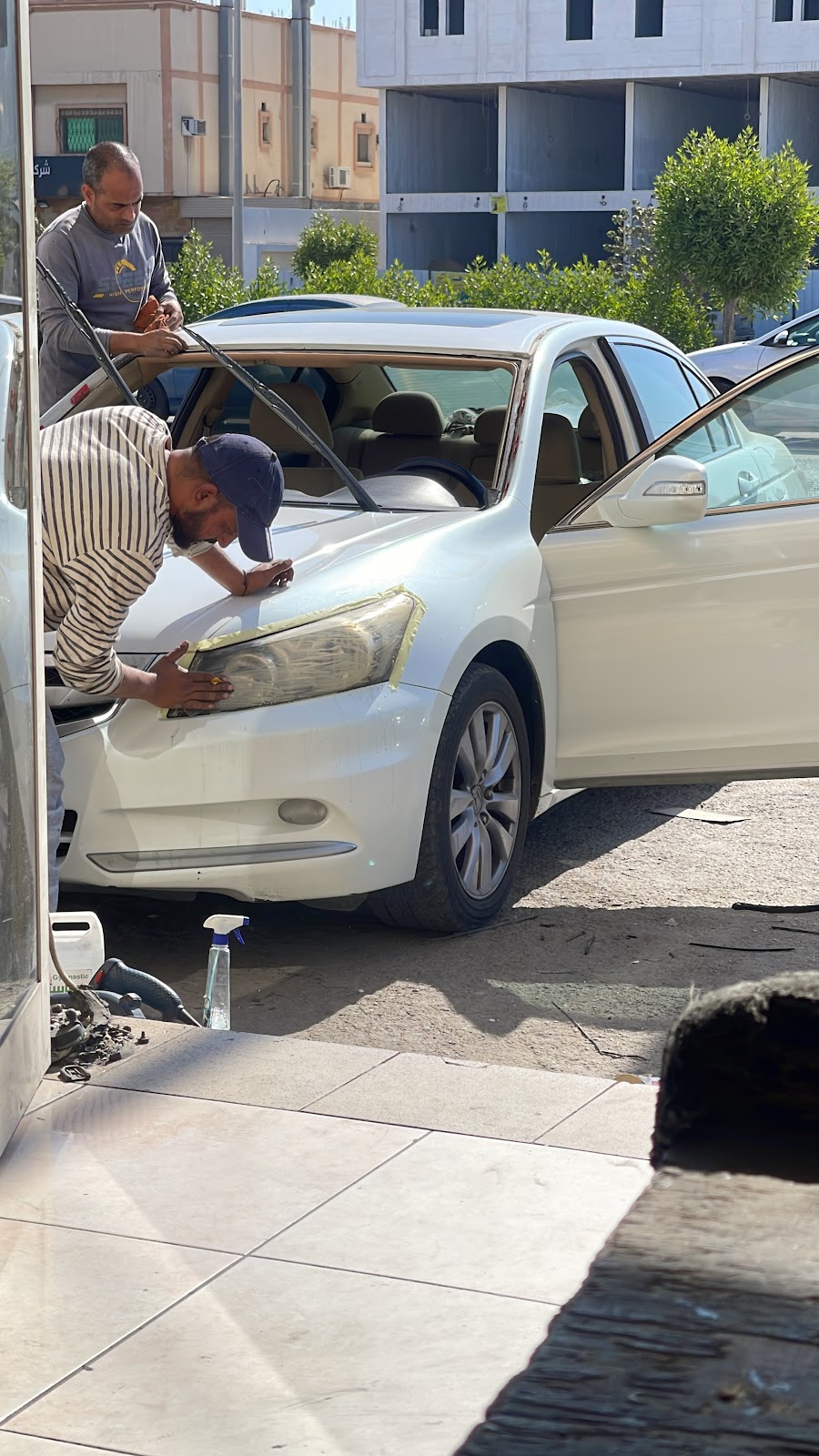 مركز الناصر لزجاج السيارات - صورة 2