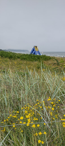 Hüpfburg/Rutsche für Kinder am Strand - Thumbnail
