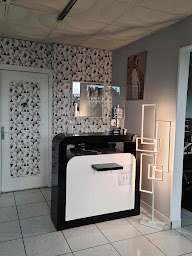 Photo n°3 de Le Salon à Condé-en-Normandie (Salon de coiffure)