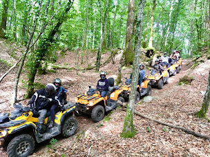 Photo n°2 de Quad Morvan - Aventure Off-Road (location de quad avec guide dans le Morvan en Bourgogne - Yonne - Nièvre) à Saint-Père (Séminaire)