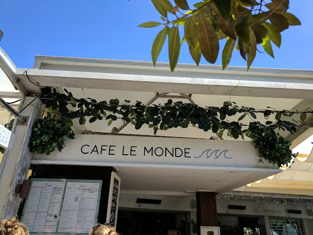 Cafe Le Monde