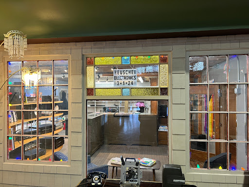 Reuscher Electronics - Visual