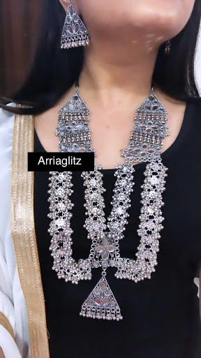 Arria Glitz - Visual