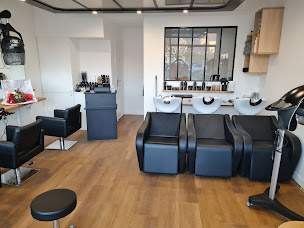 Photo n°26 de A VOS SOUHAITS Coiffure à Beynes (Salon de coiffure)