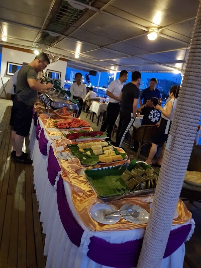 Photos of Golden Cruise Phnom Penh