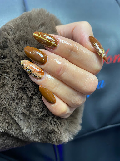 Love Nails & Lashes - Thumbnail