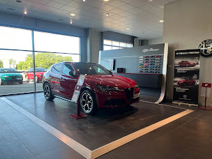 Photo n°12 de Automobiles Gérard Lacomare Fiat, Alfa Roméo, Abarth à Salon-de-Provence (Concessionnaire Fiat)