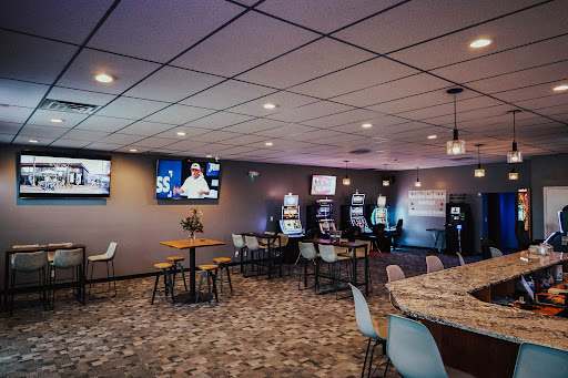 Lacey's Place - Slot Bar - Thumbnail