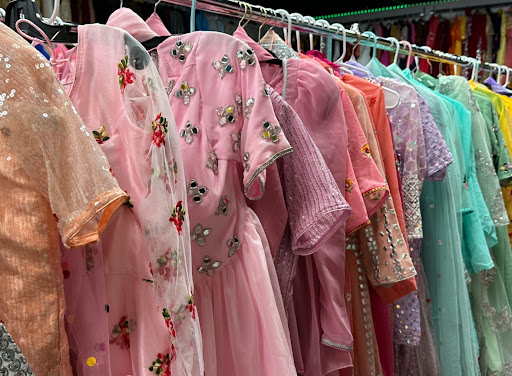 Maya's Collection - Visual