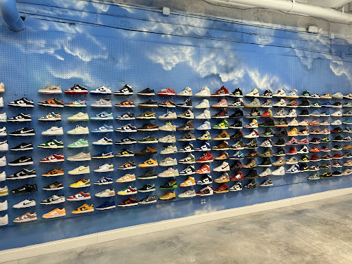 Legends Miami Sneakers - Thumbnail