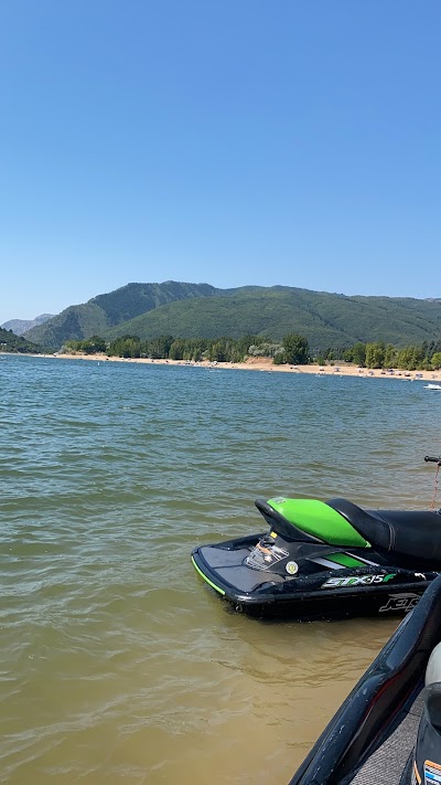 Cemetery Point Marina