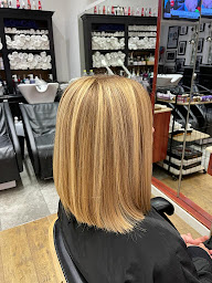 Photo n°10 de Philippe Brisset Coiffure mixte à Cannes (Salon de coiffure)