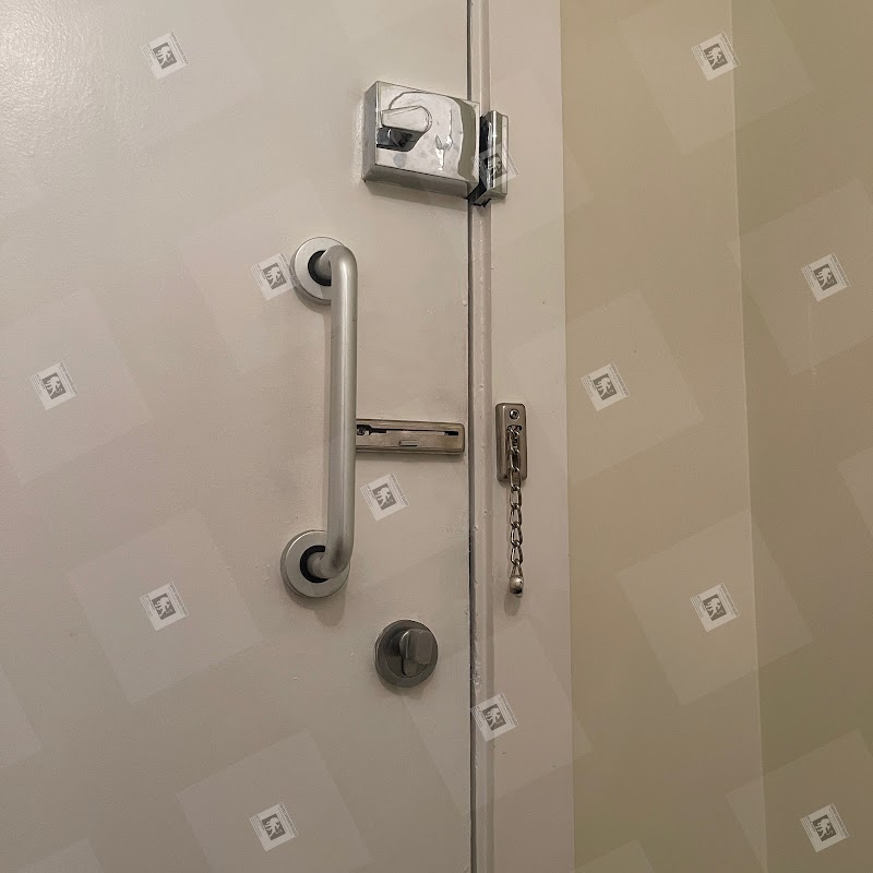 Express Locksmiths Cardiff Caerphilly base photo 2