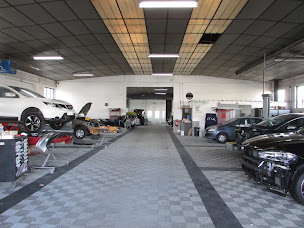 Photo n°1 de AXIAL - LE CENTRE AXIAL à Chartres (Atelier de carrosserie automobile)