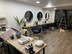 Photo n°1 de S.K. Coiffure / belle & zen à Soisy-sur-Seine (Centre de formation)